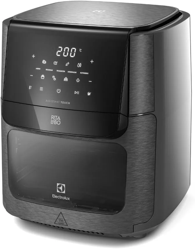Air fryer Electrolux preta em uma cozinha moderna